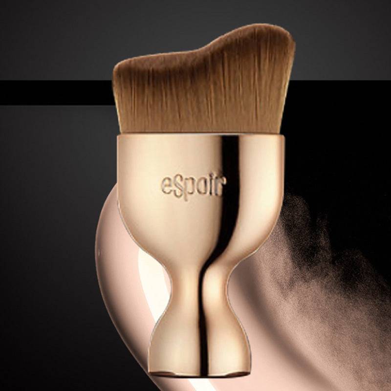 Explosive Golden Espori Foundation Brush